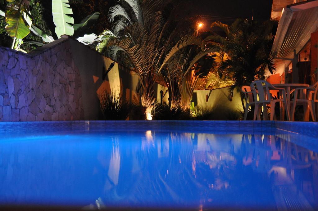 Hotel Coco Bambu Cambury à Camburi  Extérieur photo