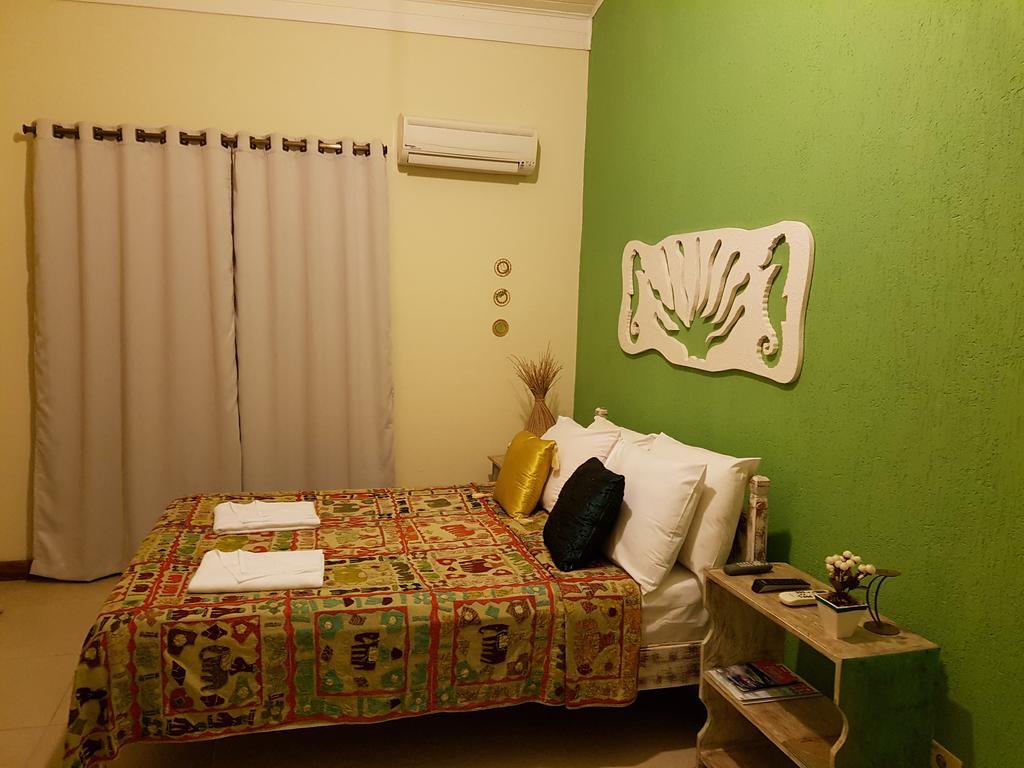 Hotel Coco Bambu Cambury à Camburi  Extérieur photo